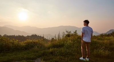 两个社交恐惧症患者的非典型爱情故事