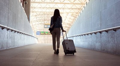 社交恐惧不是缺陷，驼背也不是——拥抱自我，重塑自信